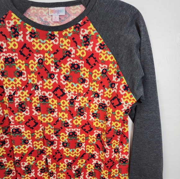 LuLaRoe Randy Small Blouse. New With Tags. 3/4 Sleeves Baseeball tee style - Picture 3 of 7